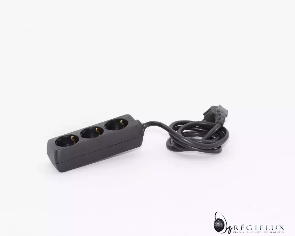 Black 220v power strip (3 socket)