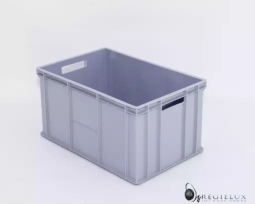 [REG0008] Large gray control box